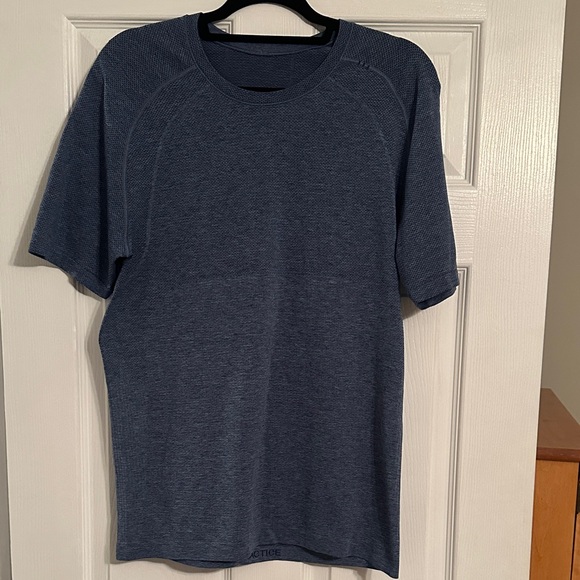 lululemon athletica Other - Lululemon Men's Metal Vent Short Sleeve Shirt